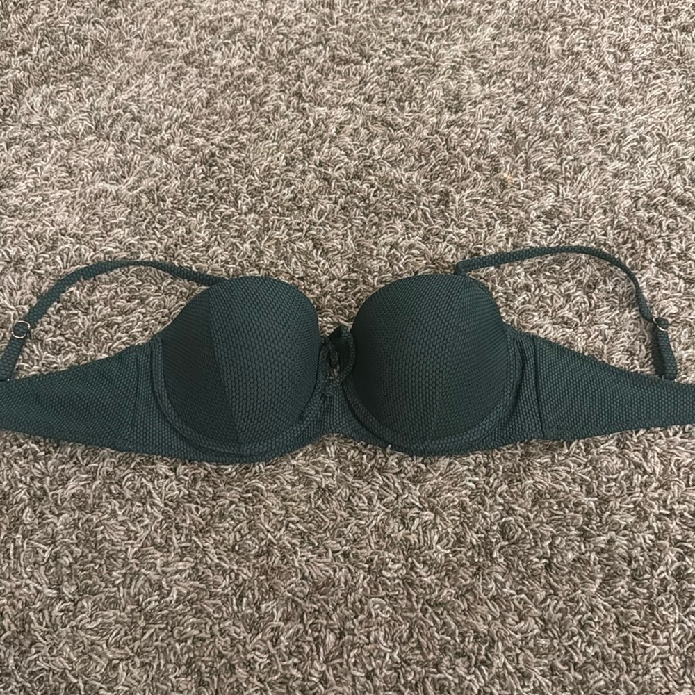 Women’s bathing suit top